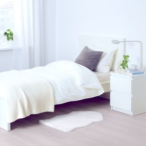 SOFT WHITE FAUX SHEEPSKIN FUR RUG - BRAND NEW